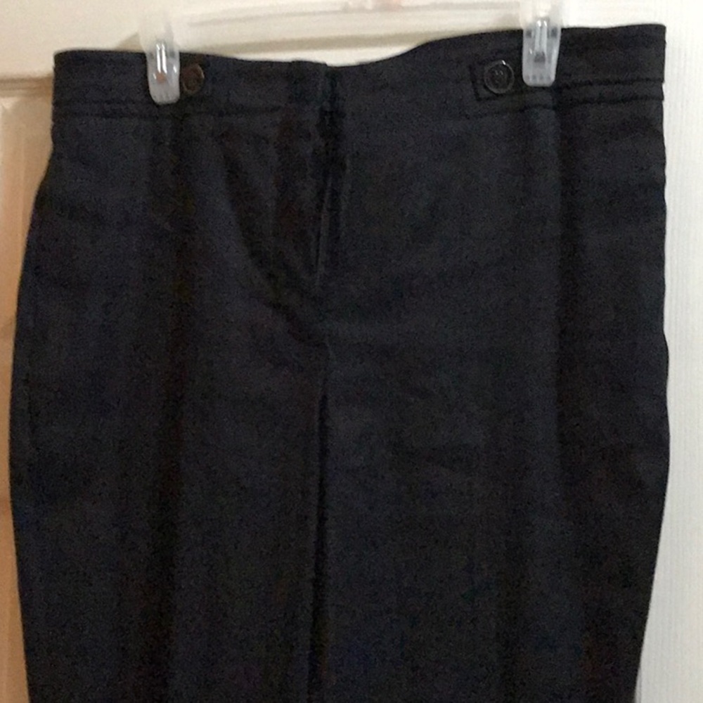 Black capris